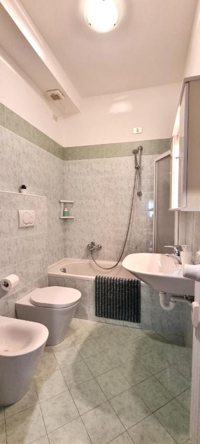 Guesthouse Tree Rooms Industrial 베르가모 외부 사진